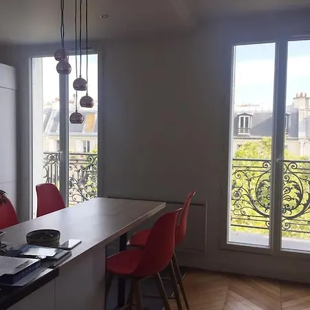 Spacious 85 M2 In Nation